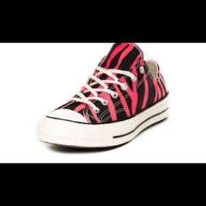 New Low Top Converse “Chucks” Pink & Black Tiger Stripe Womens 12, Mens 10